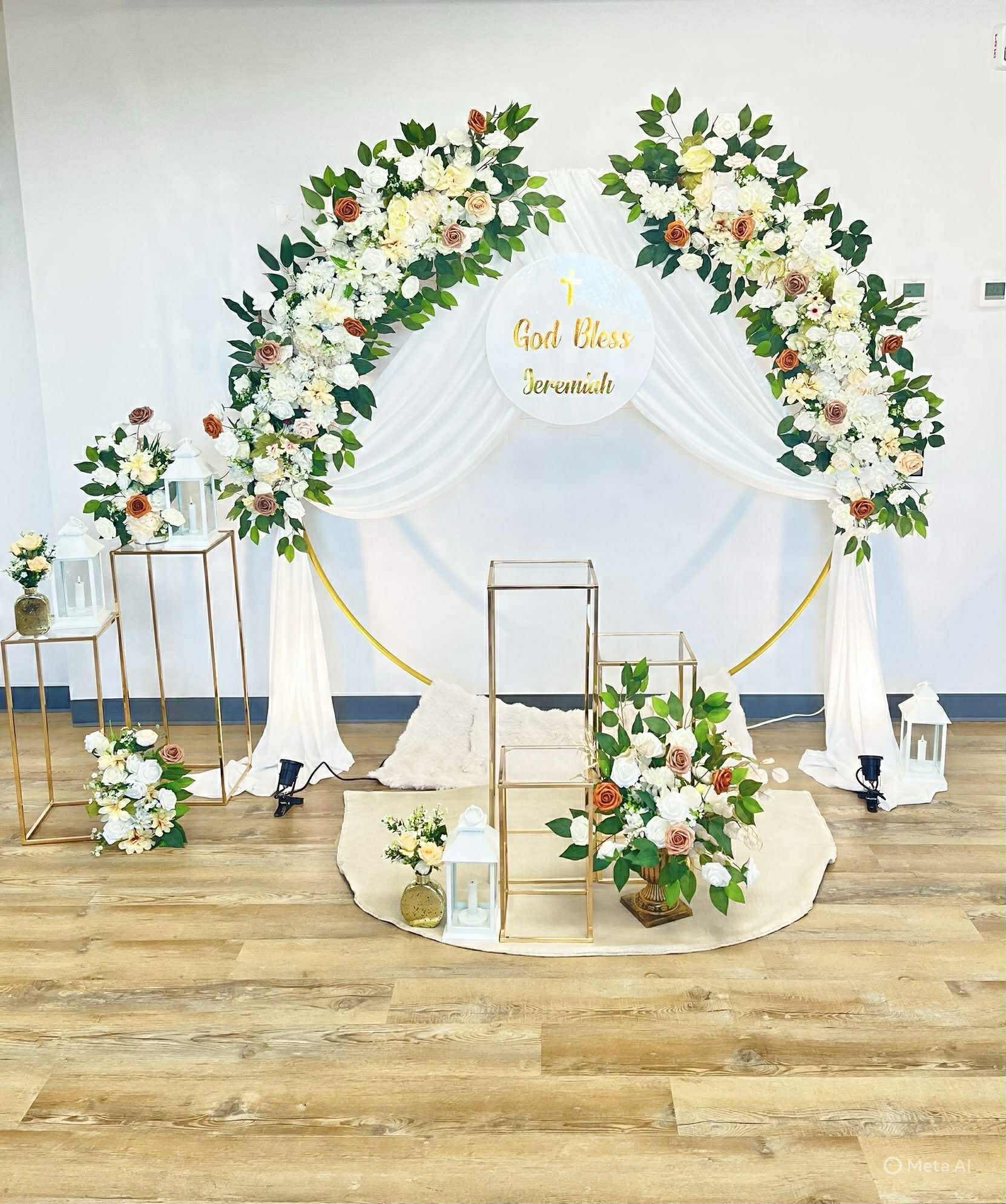 Safari birthday — green and gold balloons